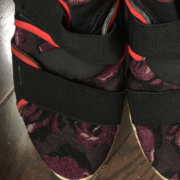 Stella McCartney X adidas Ultraboost - Picture 4 of 6